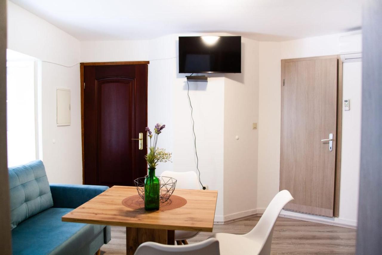 Amber In The Centar Apartment Kastela Bagian luar foto