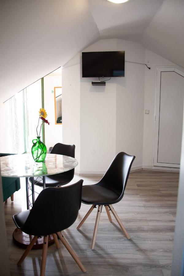 Amber In The Centar Apartment Kastela Bagian luar foto