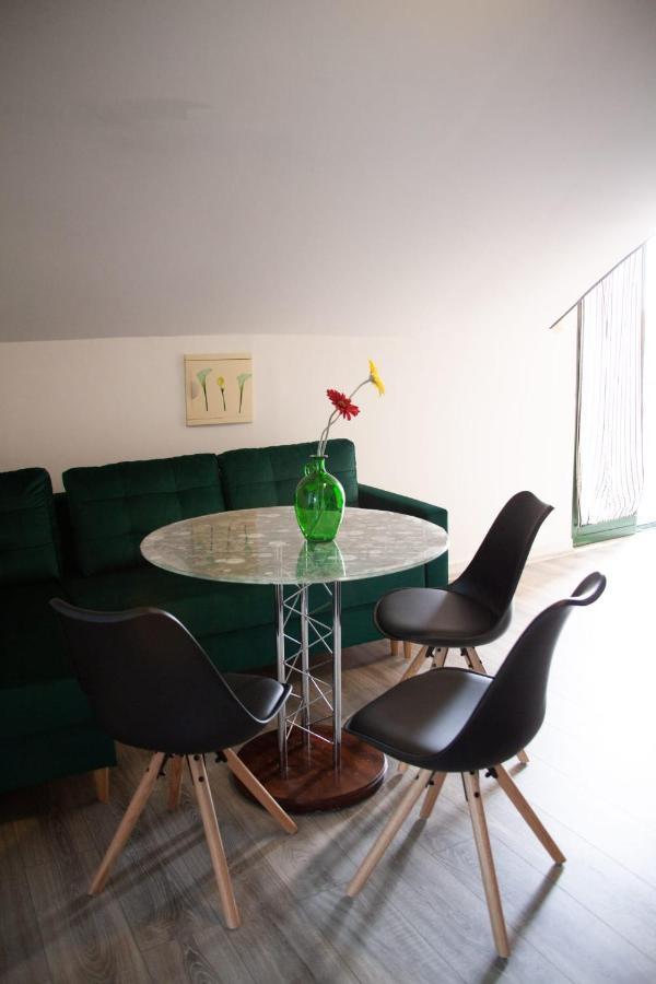 Amber In The Centar Apartment Kastela Bagian luar foto